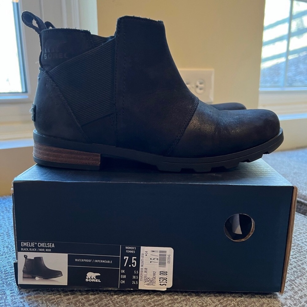 Sorel Emelie Chelsea Boots